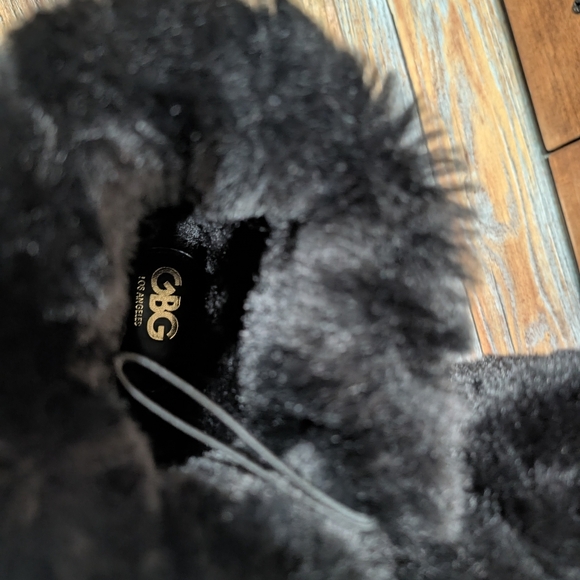 NWT GBG Los Angeles Aleya faux-fur lined ankle boots Black Size 9 - Picture 4 of 5